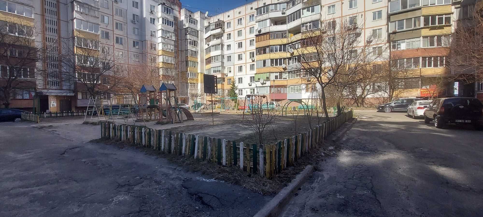 Продається двокімнатна квартира у Боярці з індивідуалкою. 53000$
