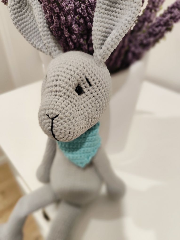 Miś - królik robiony na szydełku amigurumi