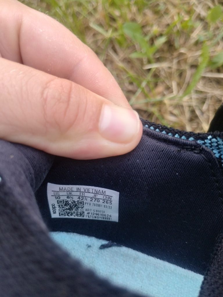Кросівки Adidas UltraBOOST 22, розмір 42