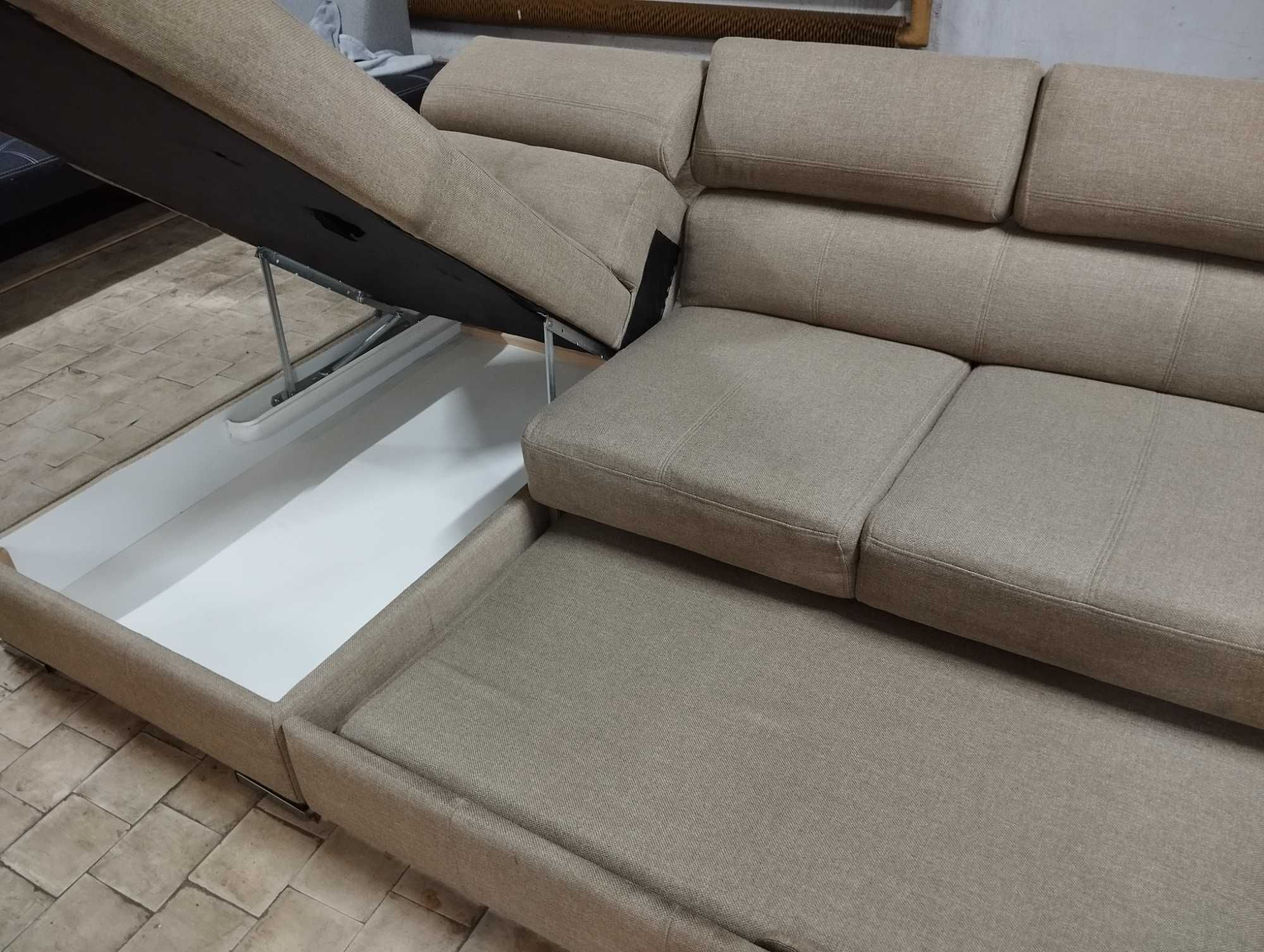 Sofa z regulowanymi zagłówkami, funkcją spania, możliwy transport