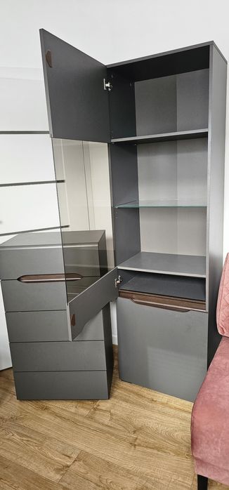Zestaw mebli ława, witryna i komoda