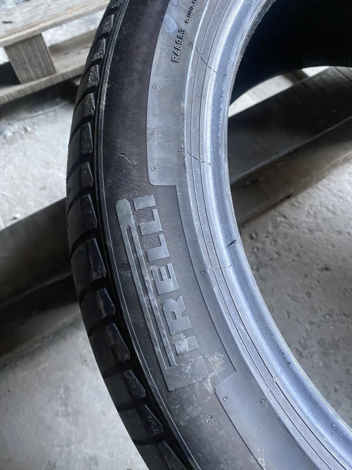 235.45.19 Pirelli 2шт лето БУ склад шины резина из Европы 45 R18