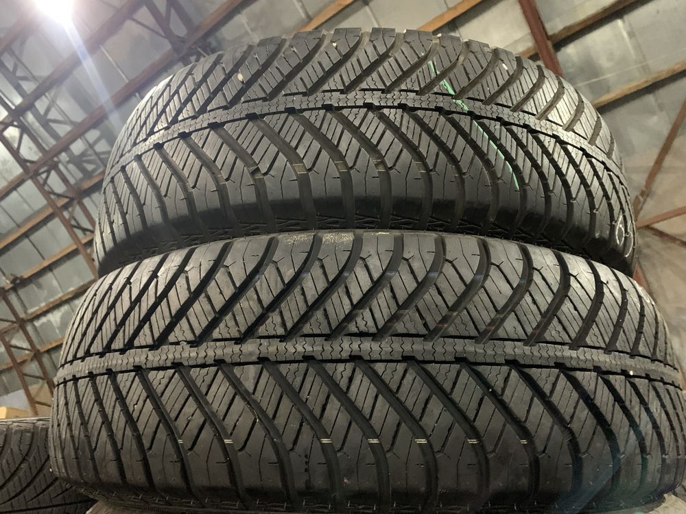 шины б/у всесезон 215/60 R17 Goodyear Vector 4S