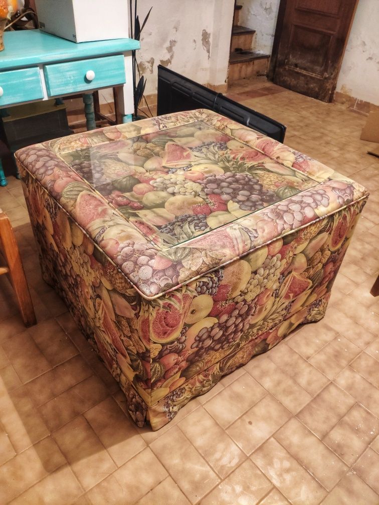 Conjunto de confortáveis Sofás 2 lugares + mesa apoio