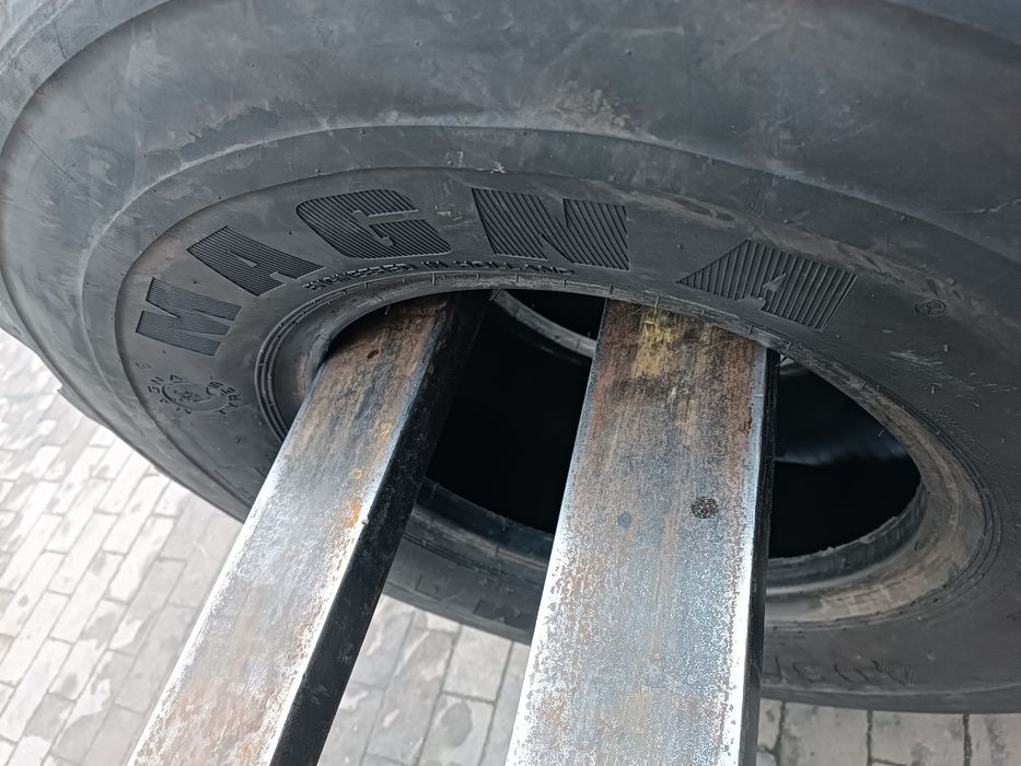 405/70R18 Dunlop SP T9 i Magna MA 11  15.5/70R18