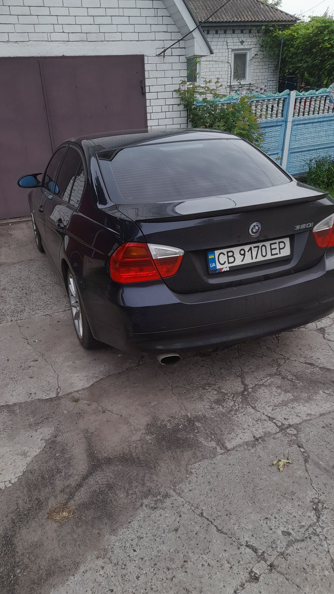 Продам бмв е90, 2,0л бензин.