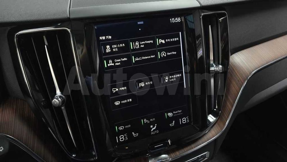 2018 Volvo XC60 2nd Gen D5 Momentum