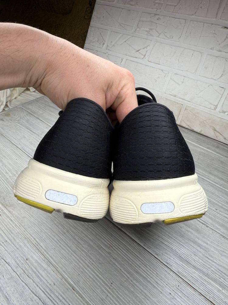 Мужские яркие кроссовки under armour speedform velociti