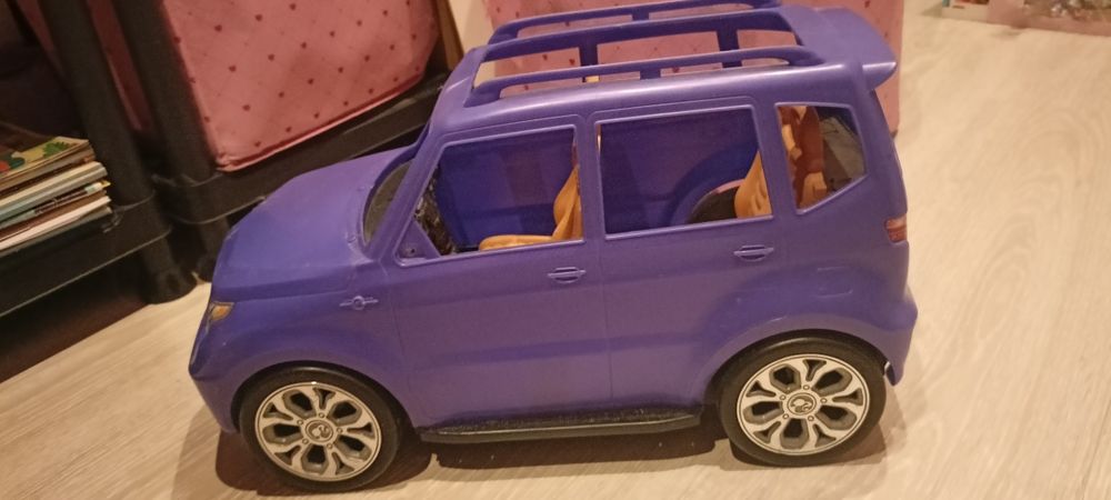 Auto dla lalki barbie