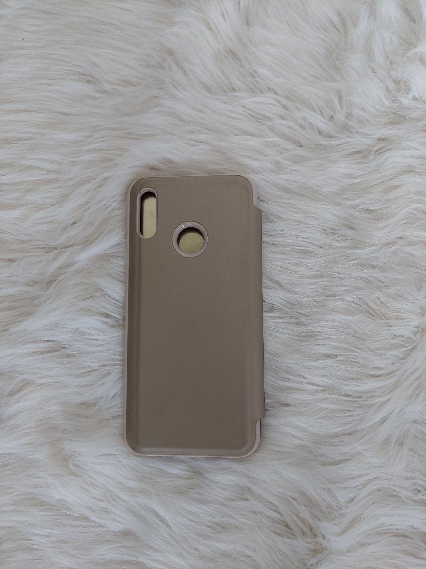 Etui na telefon z przezroczystą klapką