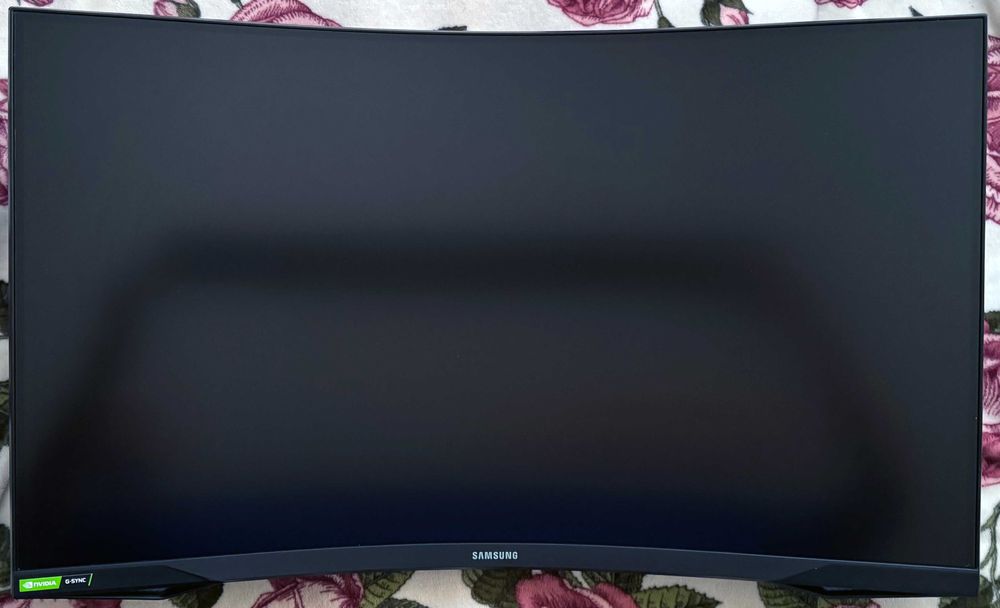 Monitor Samsung Odyssey 32G7 QLED LC32G75TQSRXEN z uchwytem do biurka