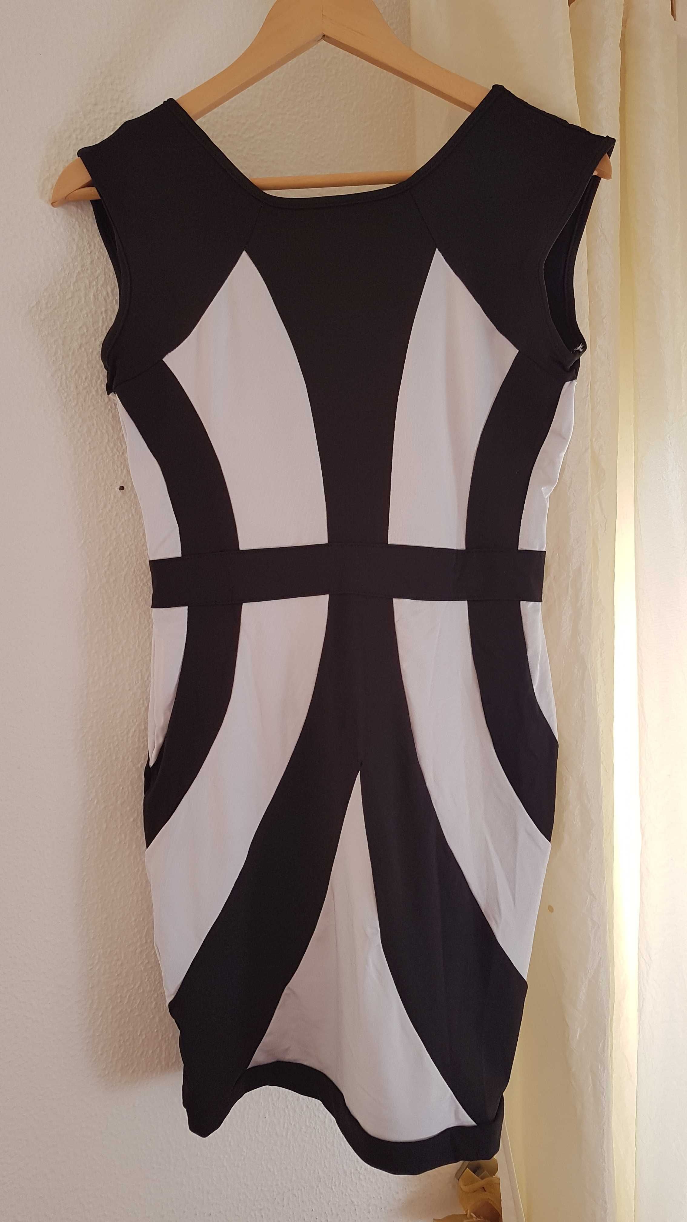 Vestido Preto e Branco