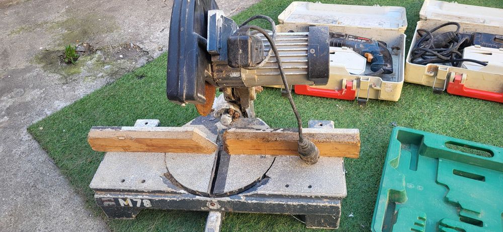 Máquinas antigas para venda.