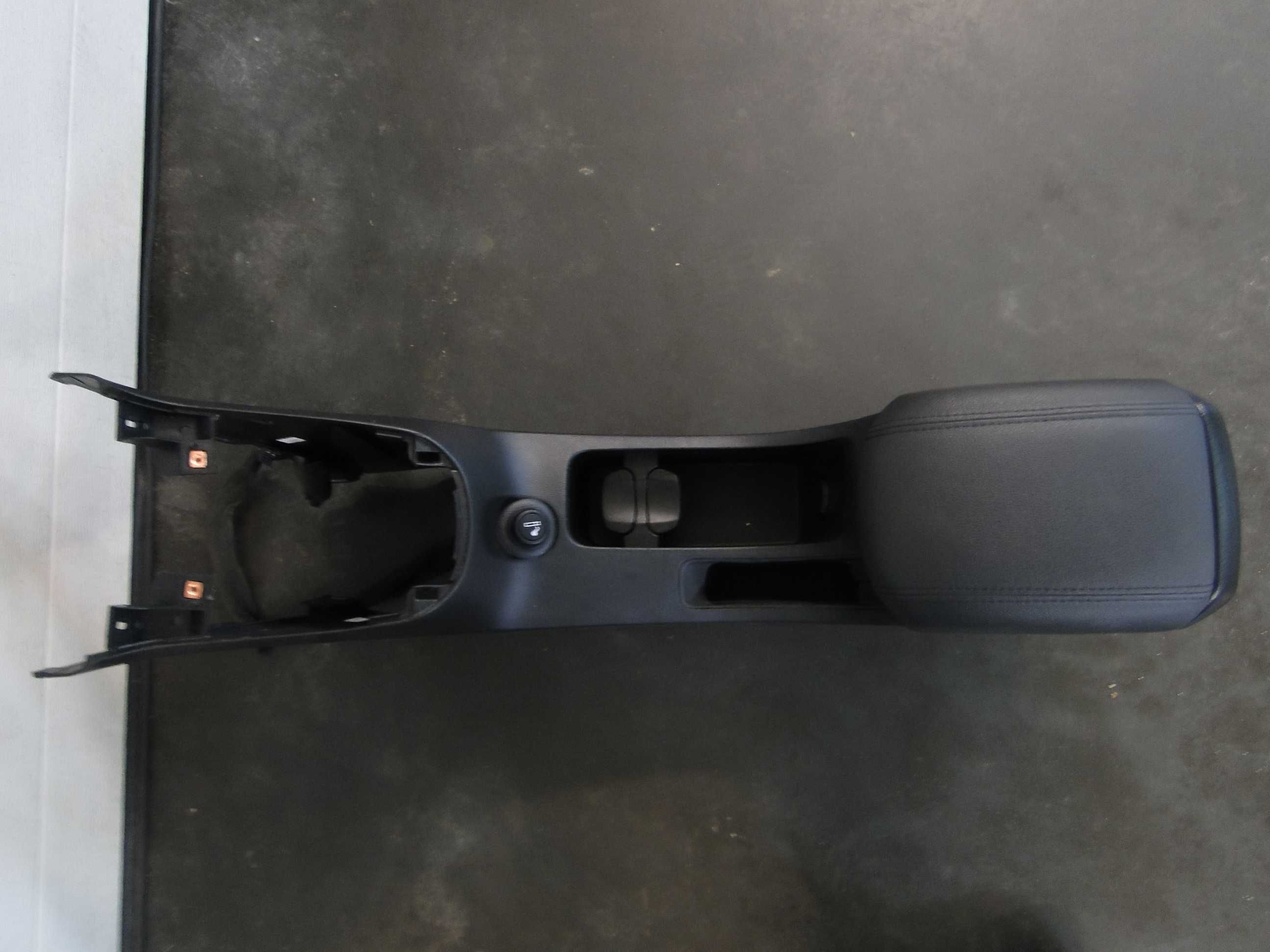 Центральна консоль,підлокітник,подлокотник Chevrolet Cruze 08-15p.