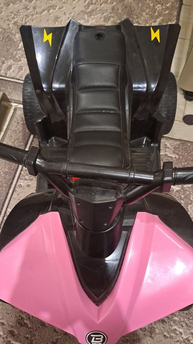 Дитячий квадроцикл для дівчинки