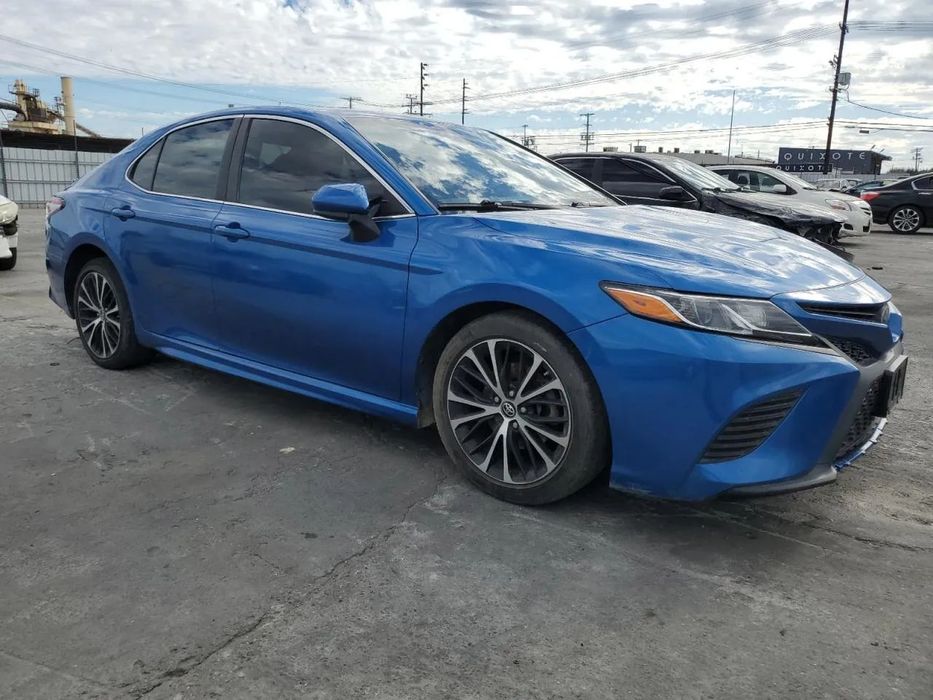 Toyota Camry Piękny japoński sedan w drodze z USA do PL