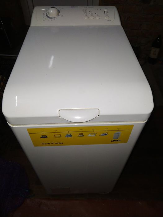 Вертикальна пральна стиральная машина Занусси