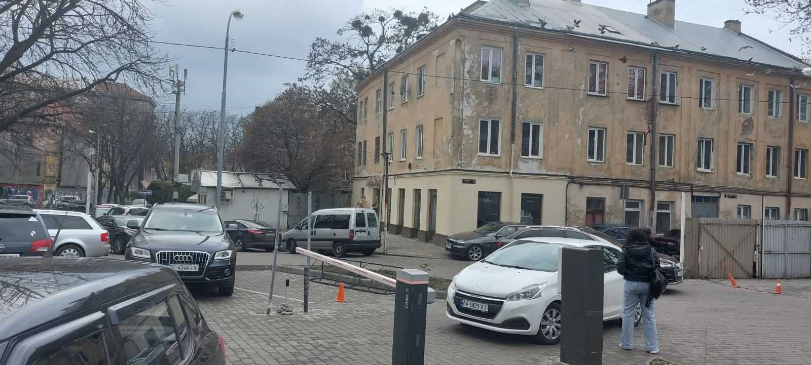 оренда магазину РІЗНІ 6       74 м кв р-н Арсену добробут