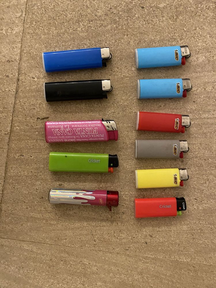 Pack de isqueiros BIC e outros