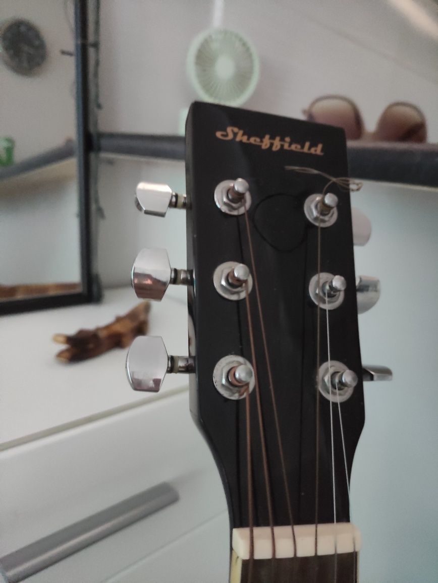Gitara Sheffild .