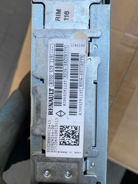 Radio fabryczne Oryginalne Modus 8200.529. 115 z kodem