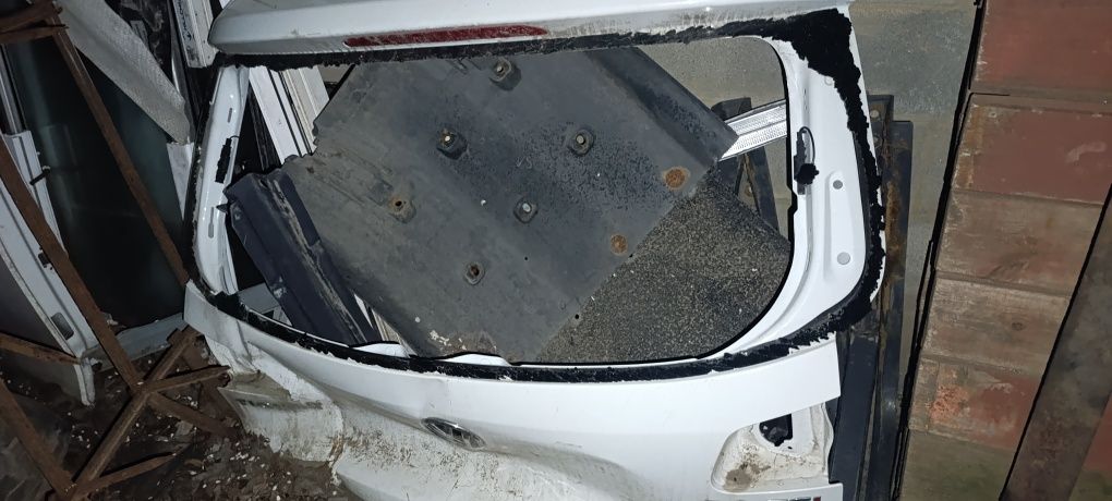 Задня ляда VW Tiguan 1 покоління