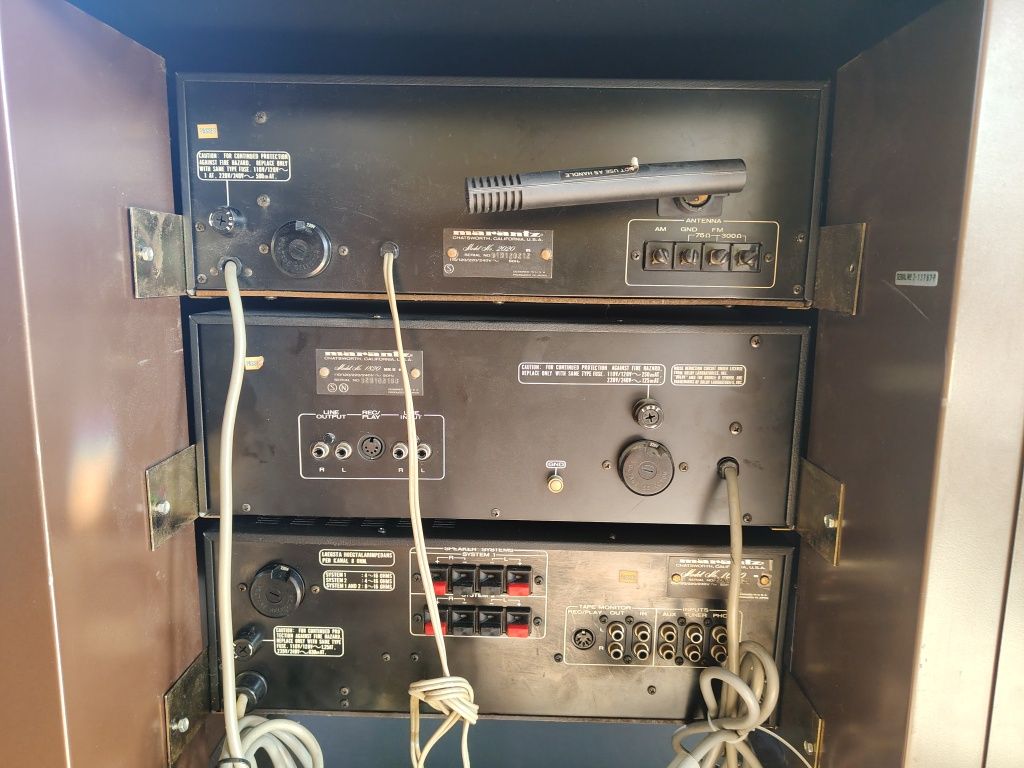 retro Marantz  1050 model 1820 model 2020 w oryginalnej szafce na kół