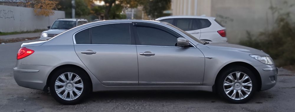 Hyundai Genesis 3.8 - 2008г
