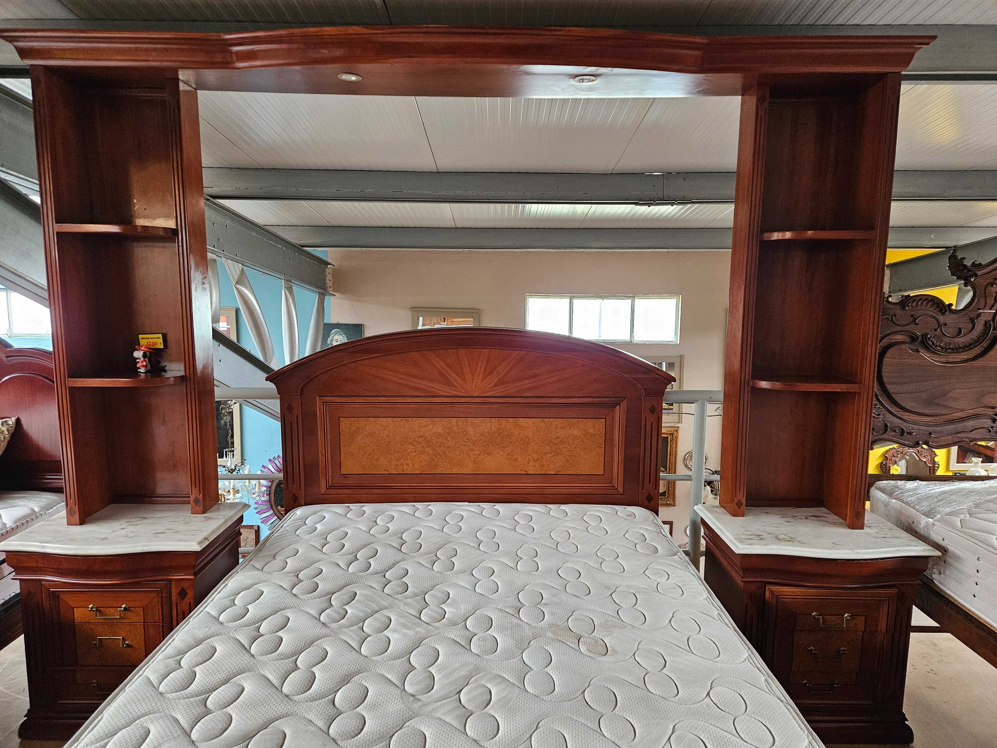 Magnifico conjunto de cama, mesas de cabeceira e est