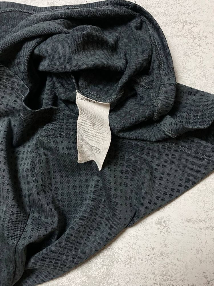 Футболка Under Armour у структурному сірому кольорі
