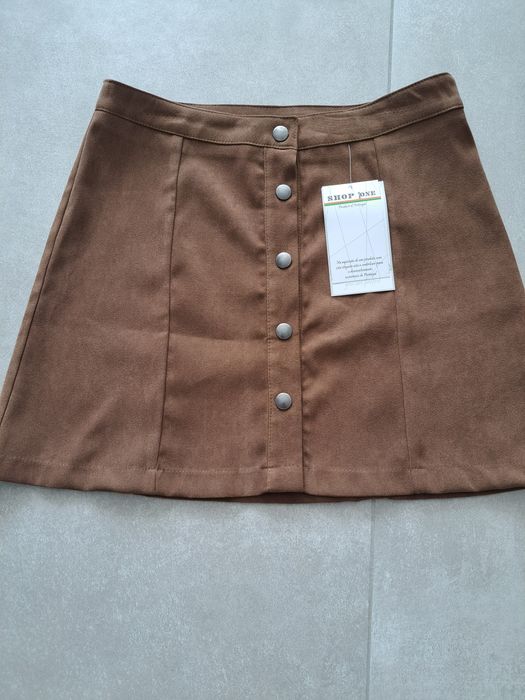 Mini saia estado novo com etiqueta