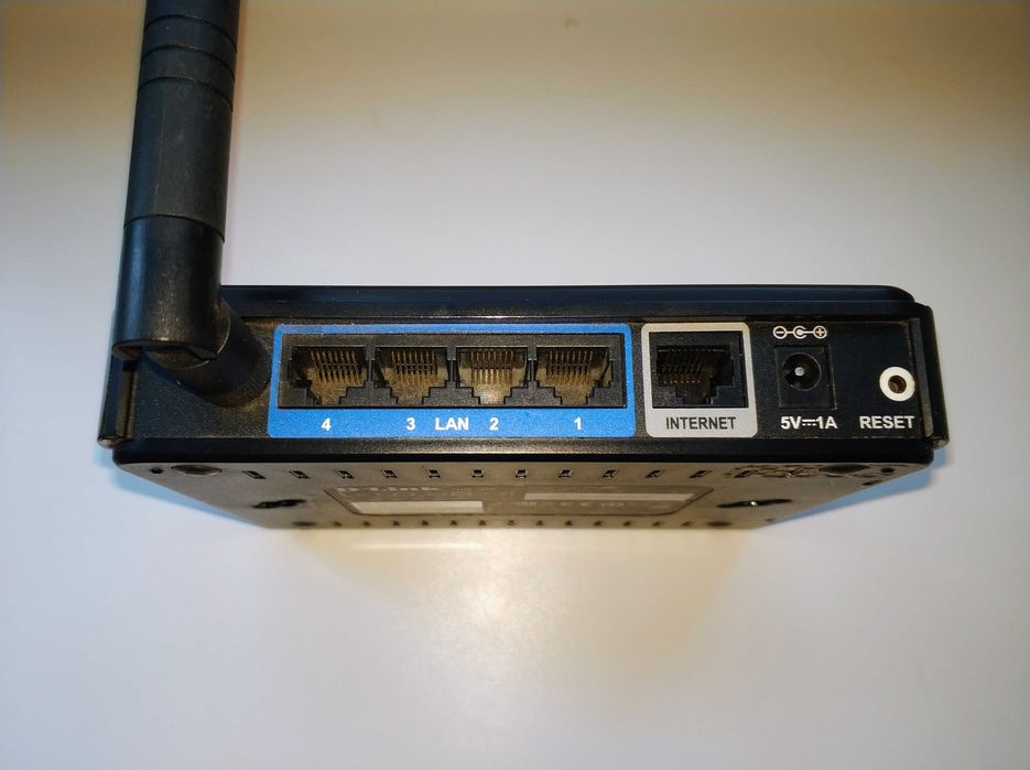 Xiaomi AX3000T (Wi-Fi 6) Router NFC (CN) \ D-Link DIR300/B6A (Wi-Fi 4)