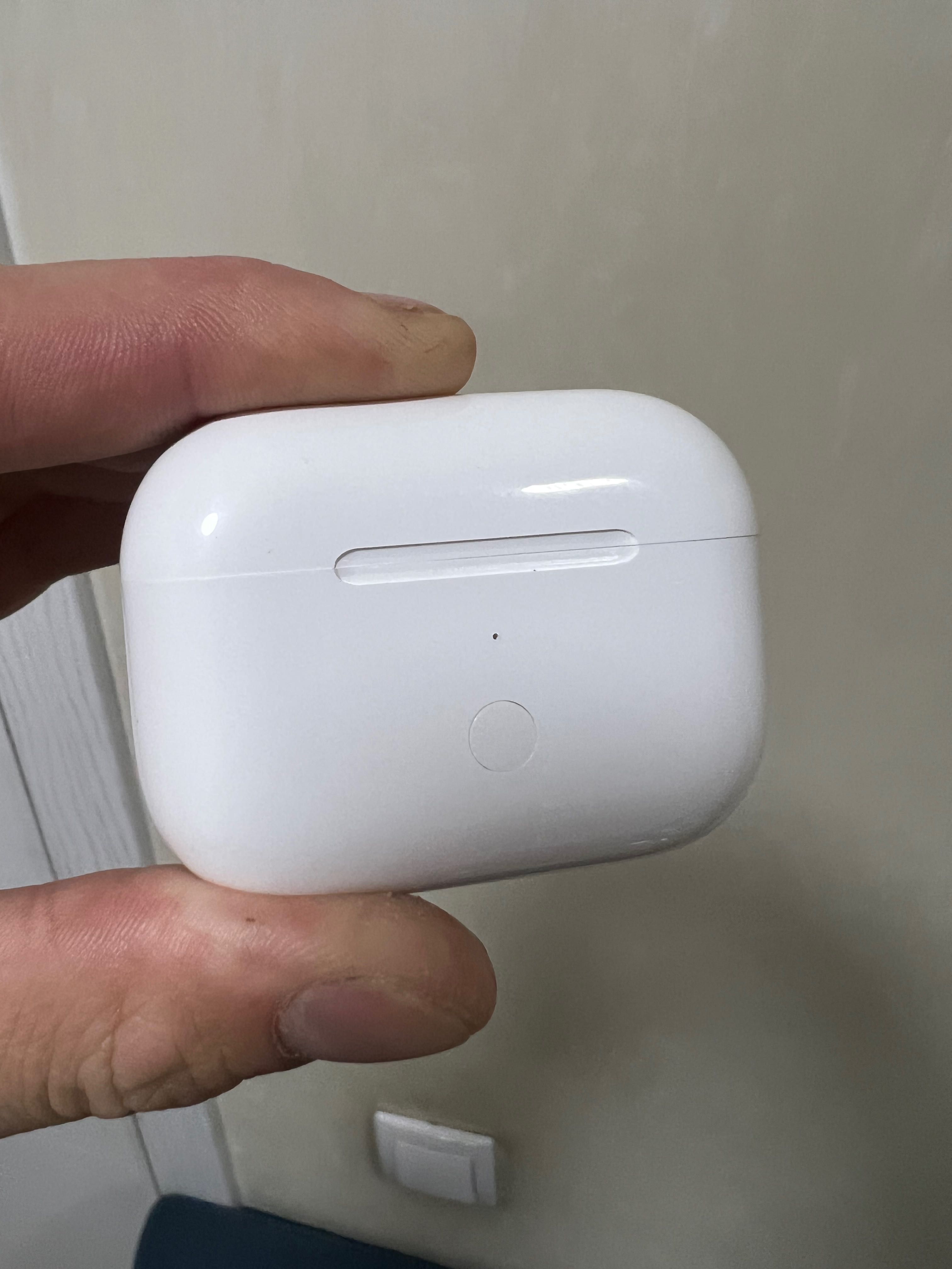 Зарядный кейс для AirPods Pro 1/2 — универсальный чехол-зарядка