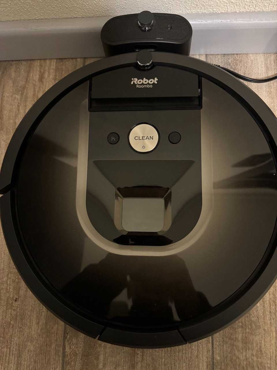 iRobot Roomba 900 Series 960 Robot Vacuum with Wi-Fi Connectivity