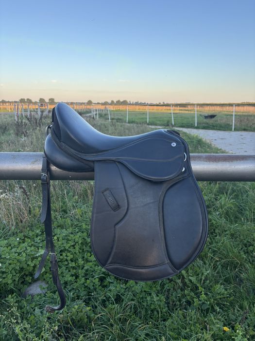 Siodło dla kucyka + podogonie