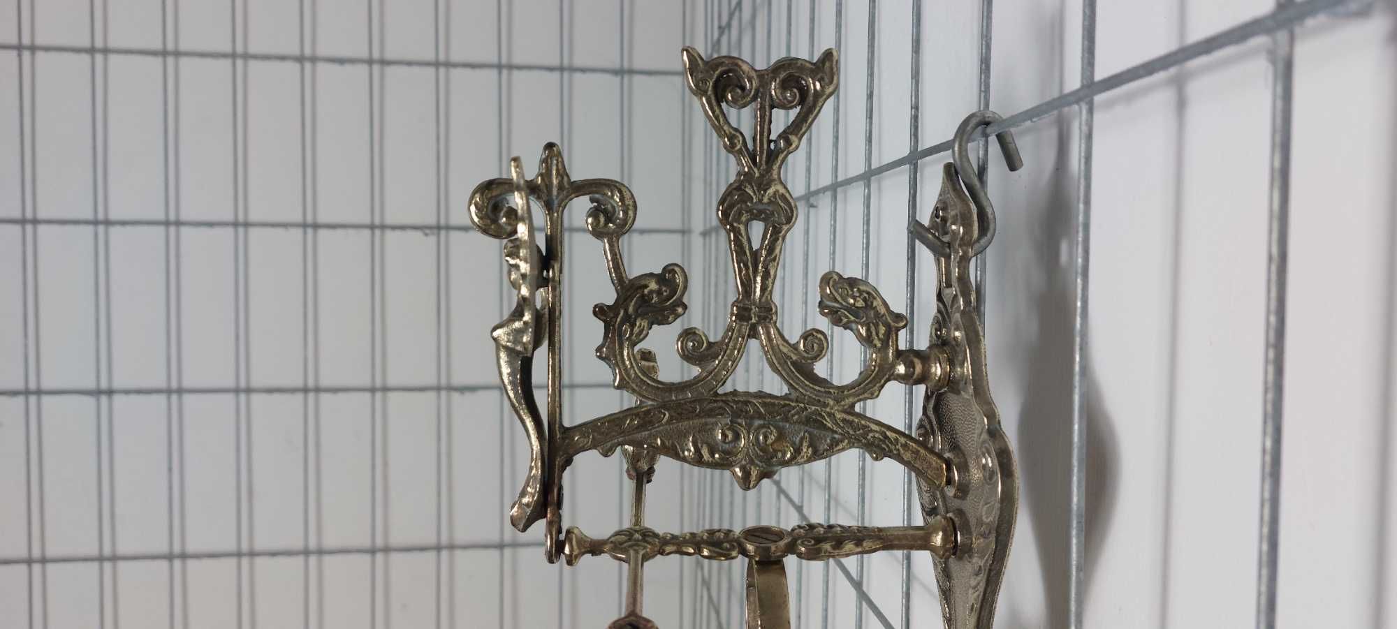 Piękny stary stylowy mosiężny dzwon z Francji