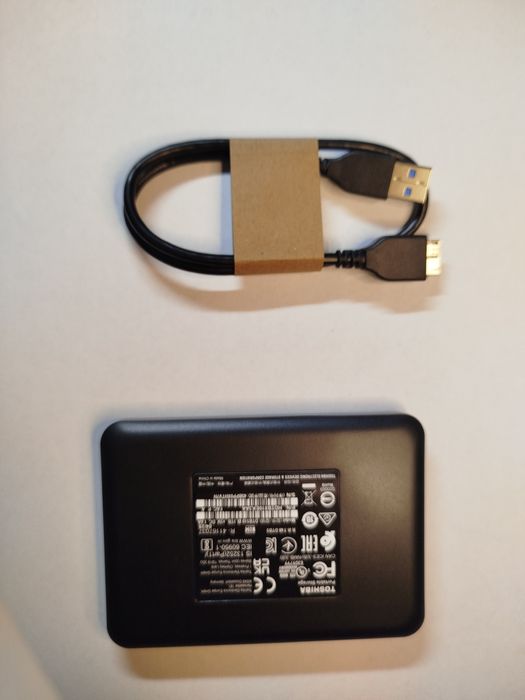 Зовнішній жорсткий диск Toshiba Canvio Basics 1TB (Новий, запакований)