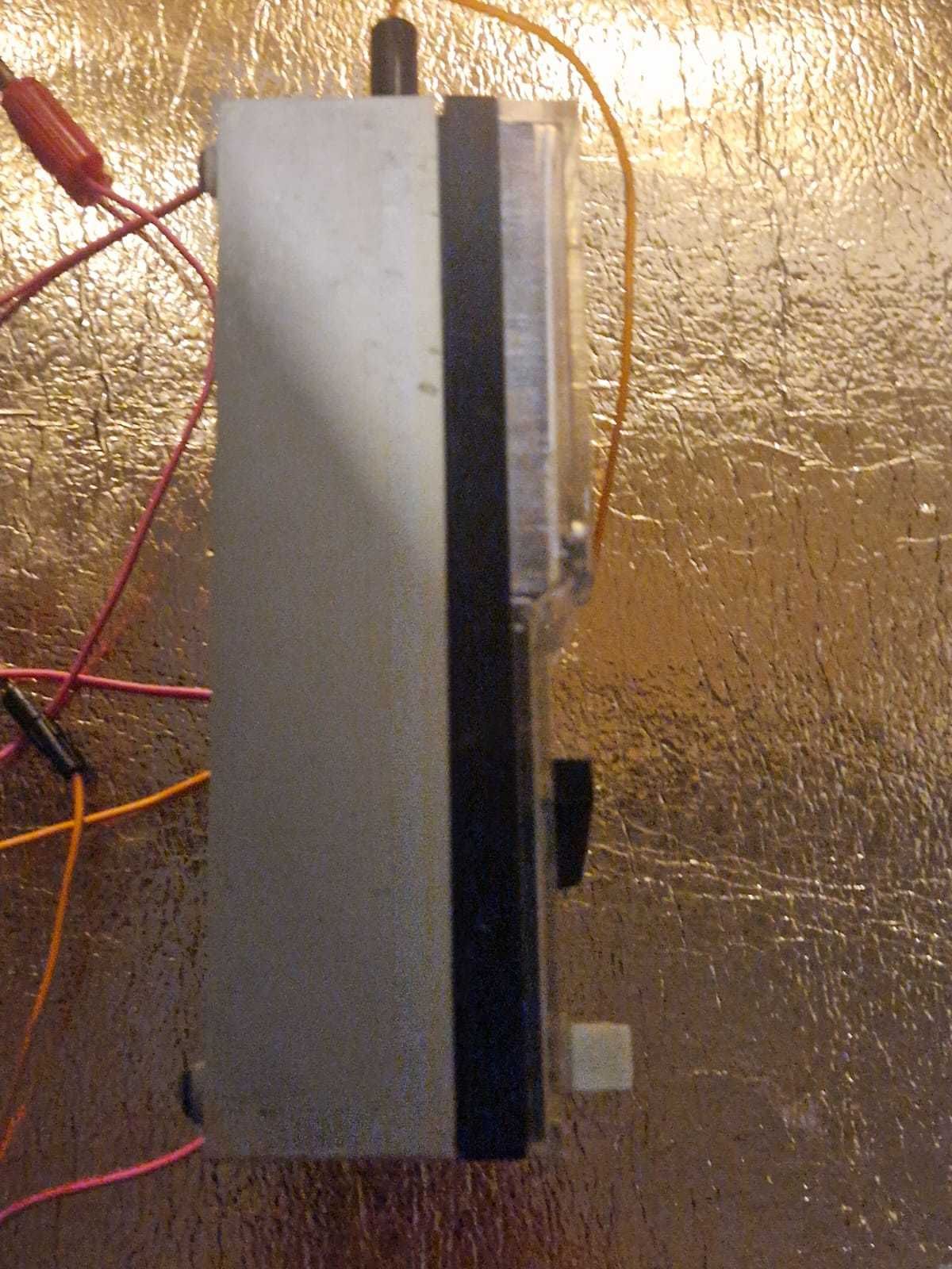 Miernik to Ц4324 (C4324) – radziecki analogowy miernik uniwersalny