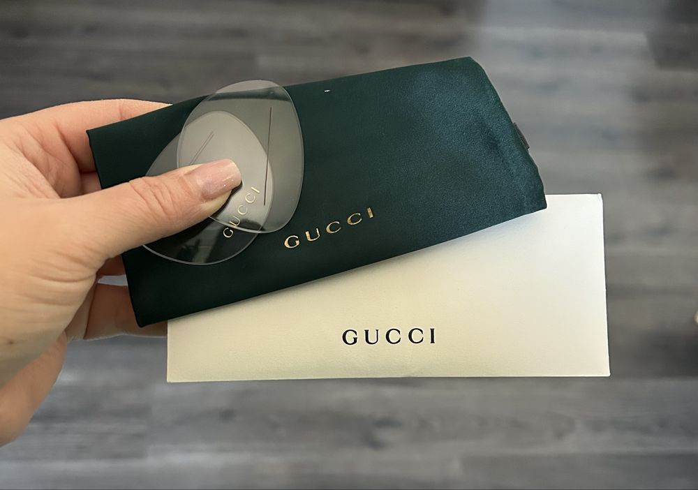 Gucci - oryginalna chusteczka do czyszczenia okularów