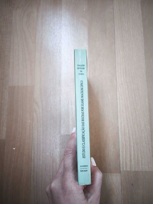 Livro Estudo e Classificação das Rochas por Exame Macroscópico