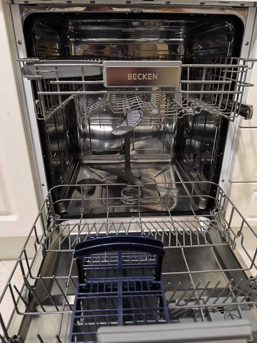 Máquina de Lavar Loiça Becken como nova