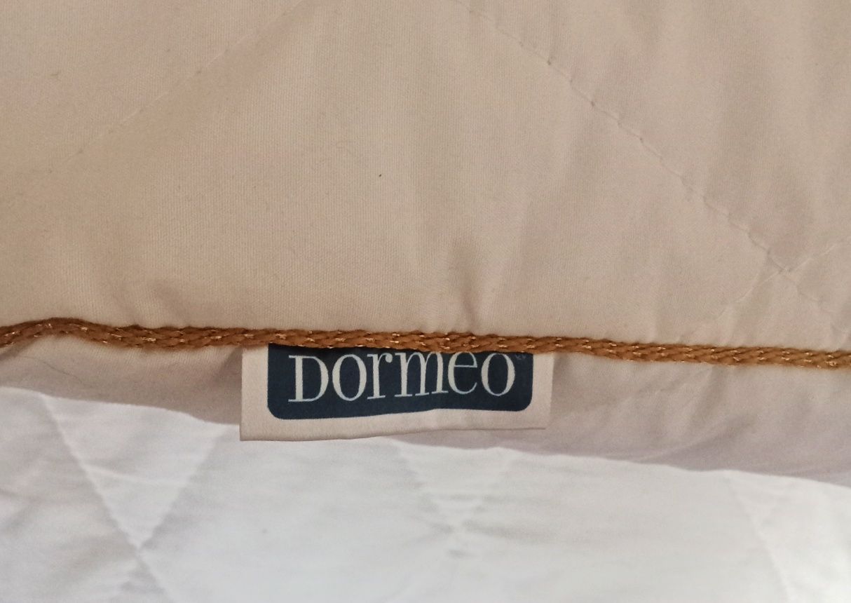 Продам 2 подушки Dormeo.