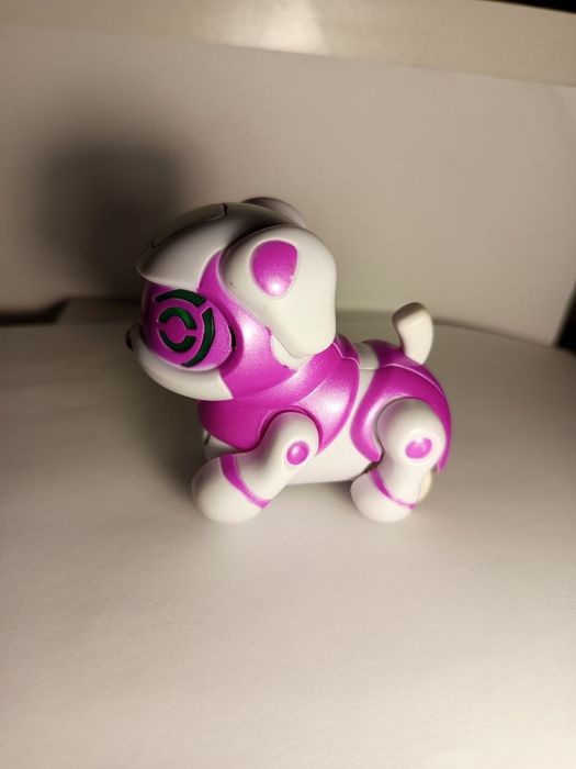 Робот- песик на колесиках. Польща. Оригінал. Працює на батарейках.