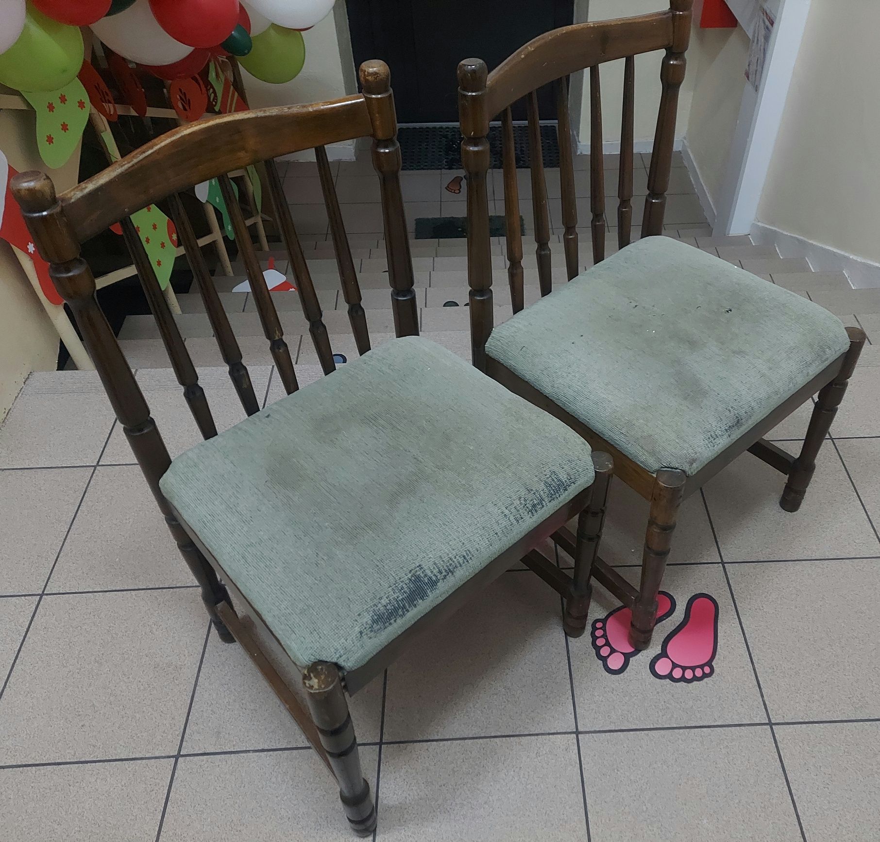 Stare krzesła tapicerowane