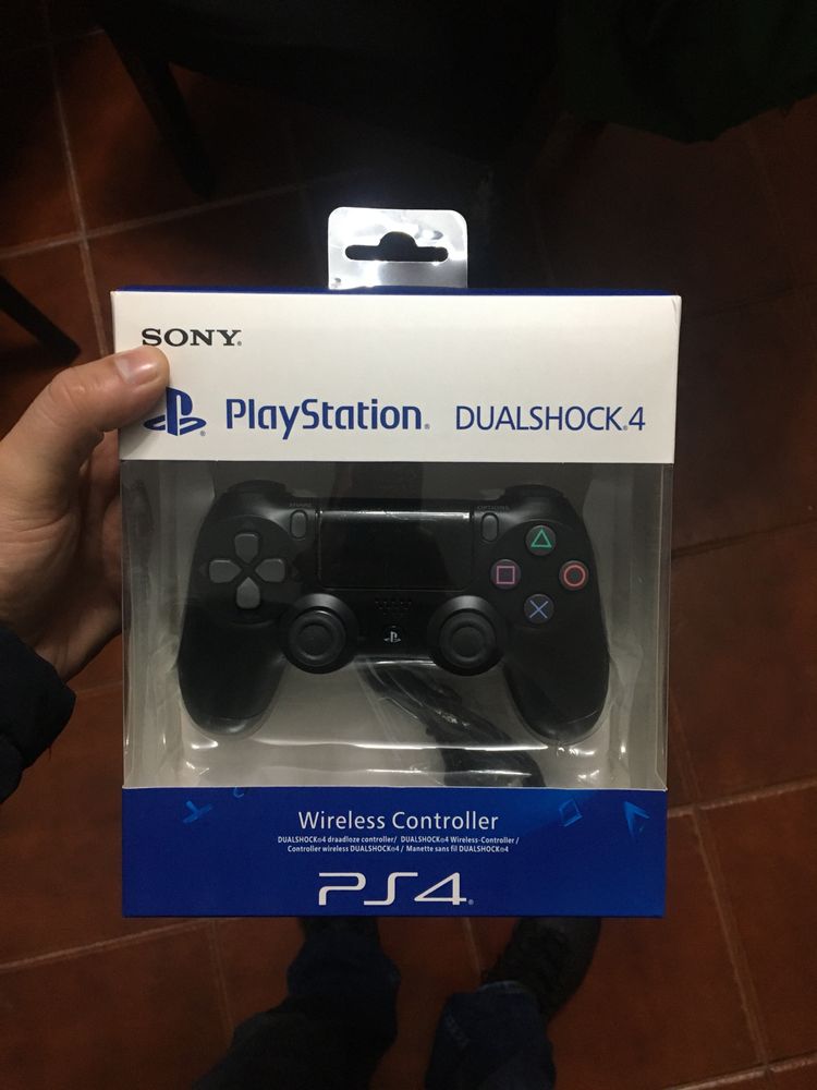 Comando PS4 NOVO E SELADO