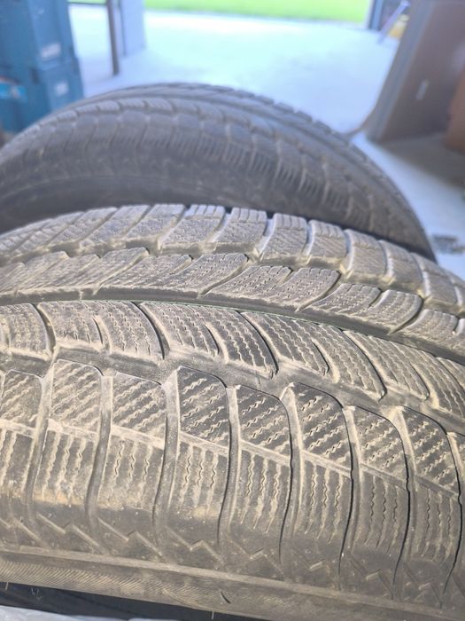 Opony zimowe 225/60 R17 4szt.