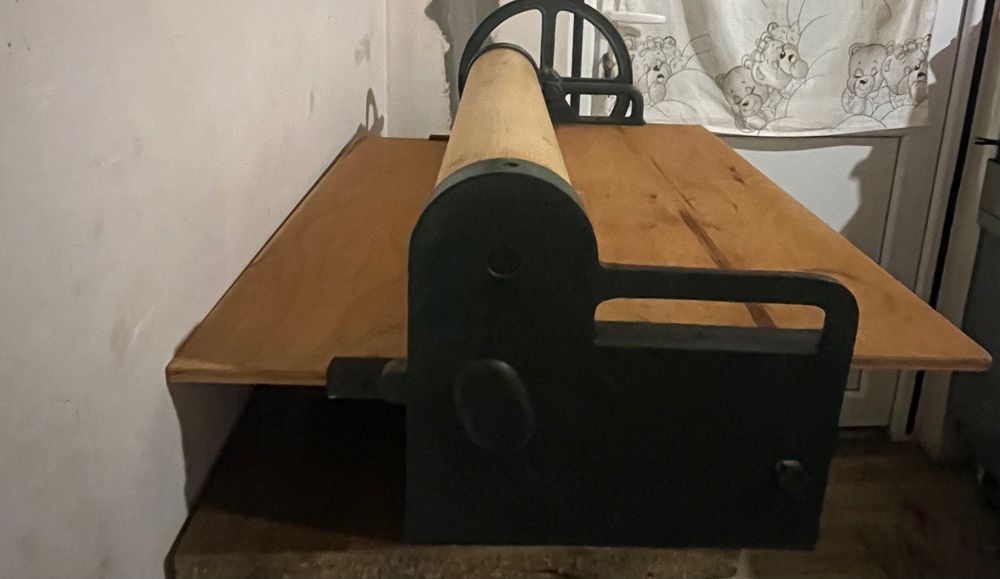 Тістораскаточна машина