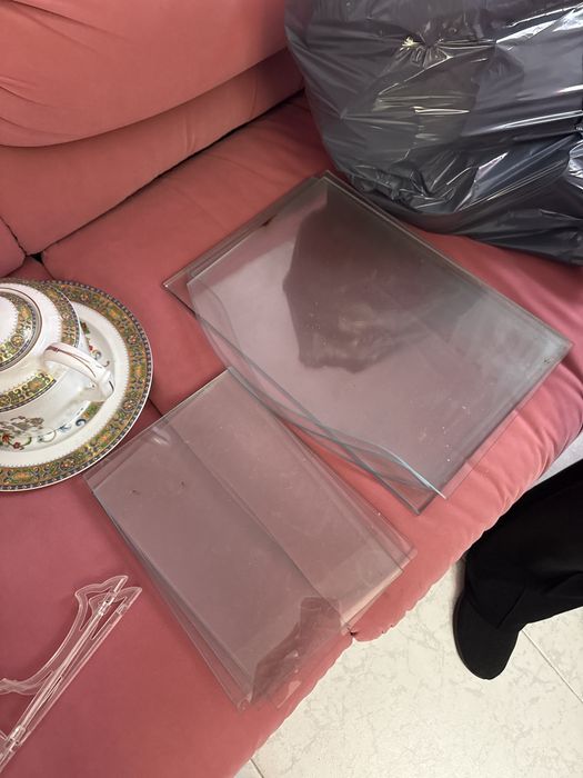 Movel sala completo com estantes de vidro