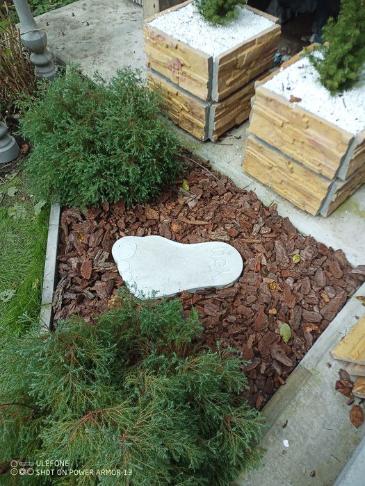 Бруківка-Стопа велетня бетона