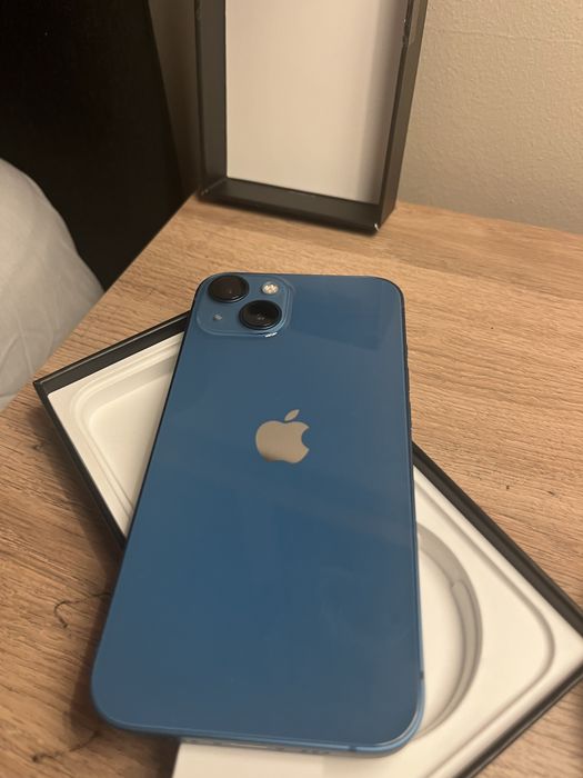 Vendo iphone 13 128gb  onze ma caixa com garantia de reparo ainda